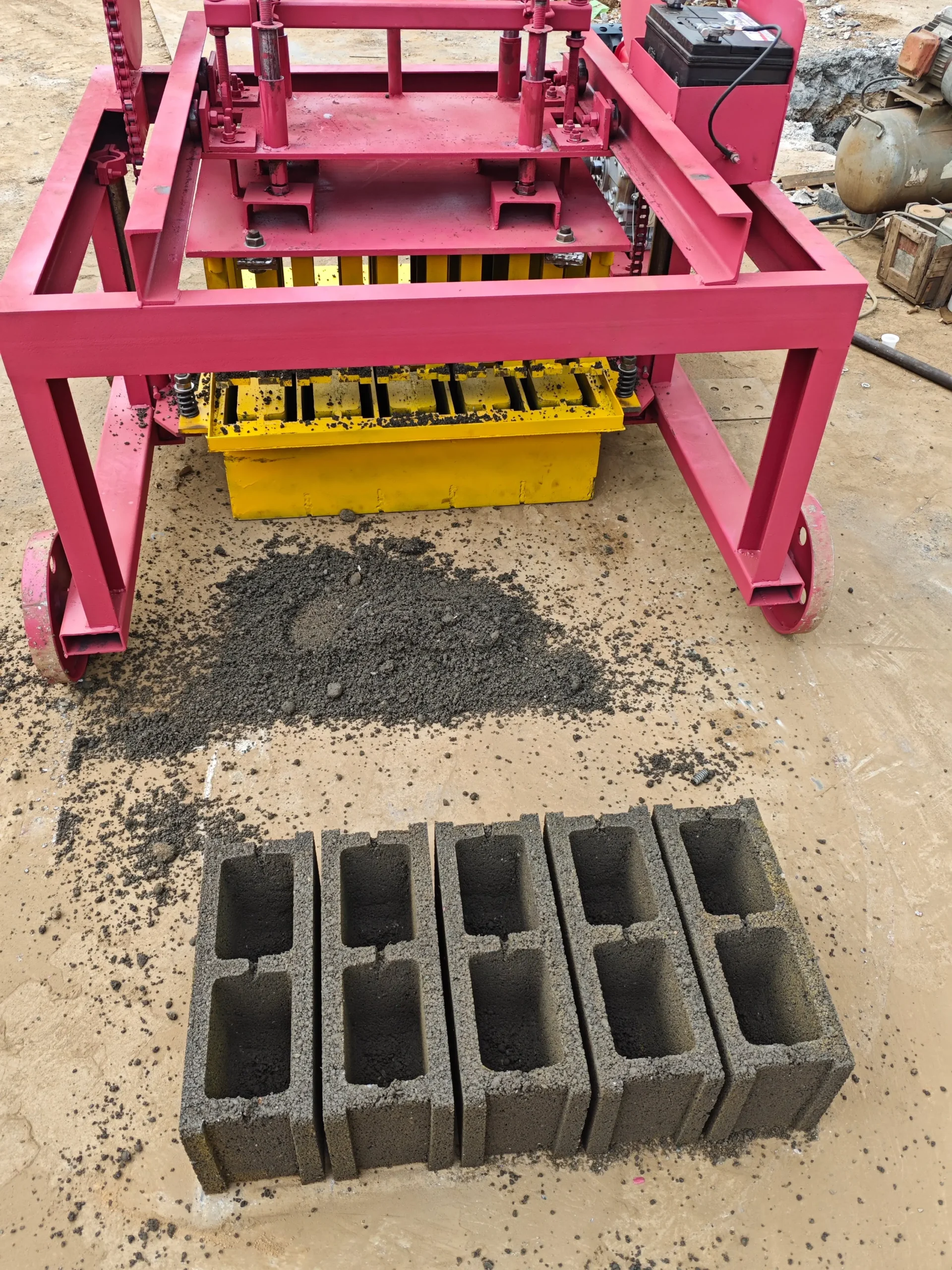 Hollow Block QMR4-45 Mobile Block Machine – Specifications - Image 4