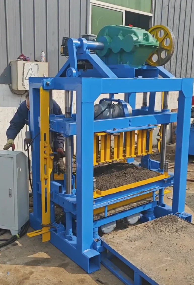 QTJ4-40 Semi-Automatic Block Making Machine | Specifications - Image 4