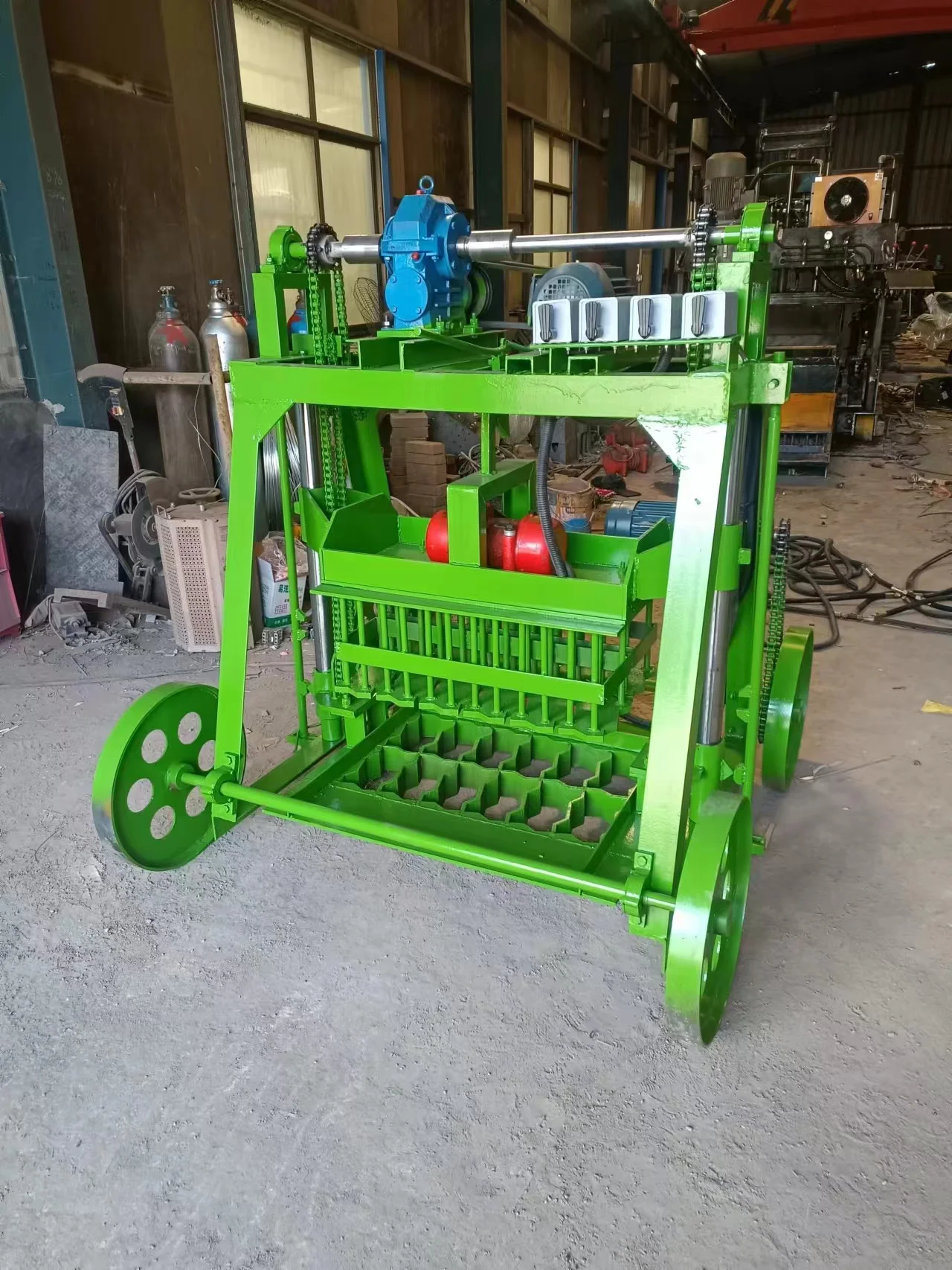 Concrete Block Making Machine QMJ4-45 | Technical Guide - Image 4