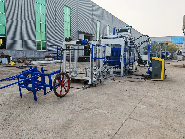 Interlock Hollow Block Moulding Machine QT4-15 | Specifications - Image 3